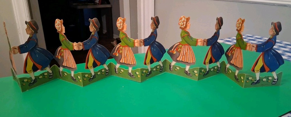Swedish Dancing Couple Fold-Out Paper Row Table Decor
