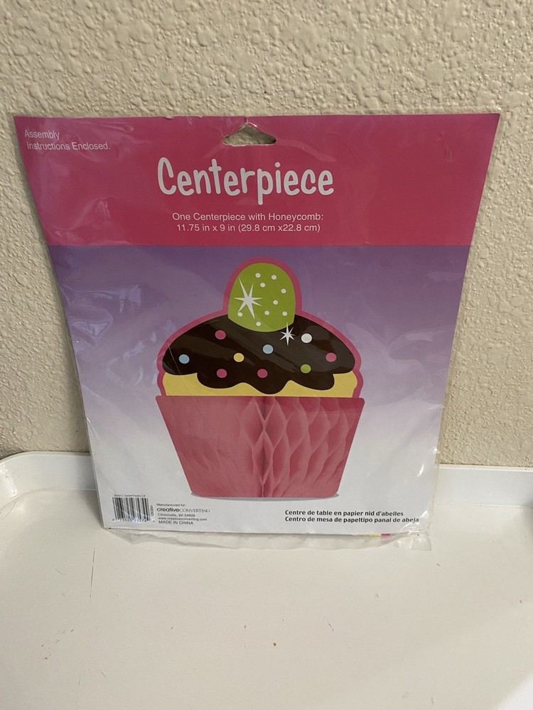 NEW CUPCAKE CENTERPIECE BIRTHDAY PARTY TABLETOP 11.75” X 9” CREATIVE CONVERTING