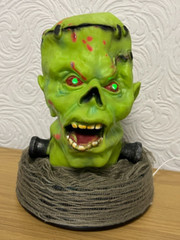 Halloween Animated Zombie Prop 11″ Tall LED Moves Sounds -🕹️Retro Gift Idea🕹️