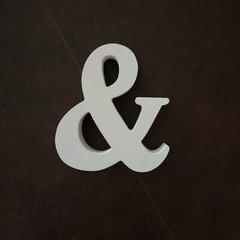 Mr and Mrs Signs Wedding Table Decorations Wood Freestanding White – GIFT!