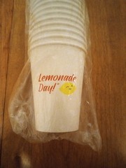 48-Nick Paper Cups Lemonade Day New Very Good Condition