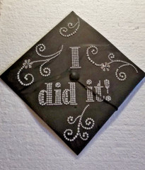 Graduation Cap Hat Topper Faux Pearl Design «I DID IT !» Extra Special Graduate