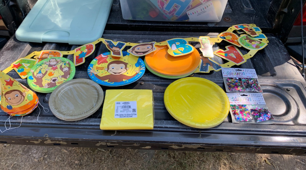 +10 curious george happy birthday sign, disposable plates , confetti , party hat