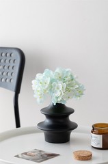 Modern Spiral Ceramic Vase – Minimalist Black White Floral Vessel for Home Decor