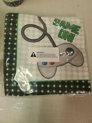 Gamer party supplies, MINECRAFT theme balloons, gamer shirt Kid M, bday hats