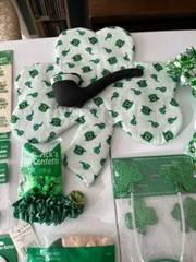 NICE & NEW Lot of St Patrick’s Day Party Decorations, Pins ect SHIPS FREE
