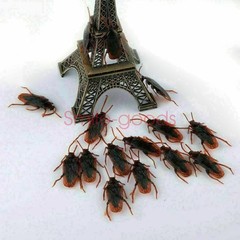Prank Cockroaches Realistic Cock Roach Rubber Fake Creepy Bugs Gag Toy Joke 40pc