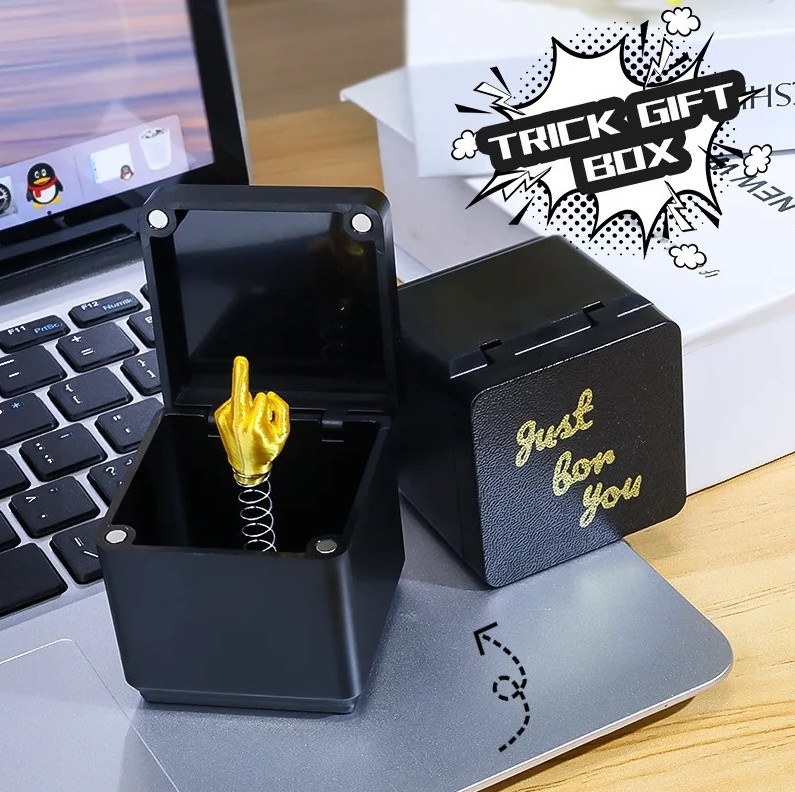 1pc Christmas Prank Gift Middle Finger in Box Funny Desk Decor Gift Office – NEW