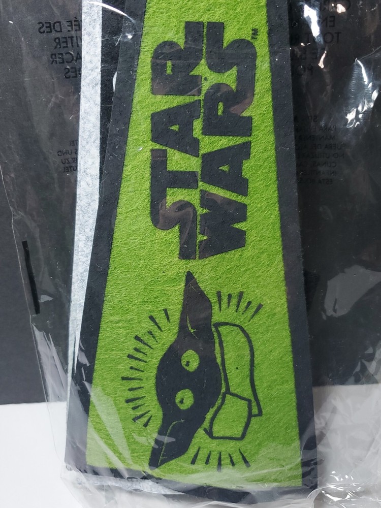 Disney Mandalorian Star Wars Baby Yoda Grogu Room Décor Pennant Party Green