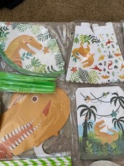 226 pcs Dinosaur Birthday supplies with banner and tableware set
