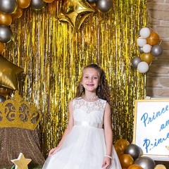 Luxury Gold Foil Fringe Backdrop Set – Perfect for Weddings & Baby Showers
