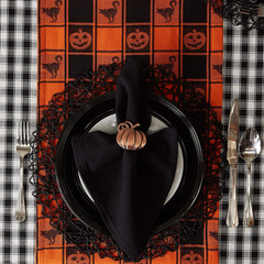 Halloween Party Tabletop Decor, Reusable & Machine Washable Cotton Fabric, Table