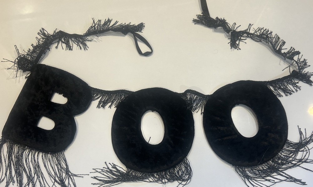 Hyde And EEK! Boutique. 6’ Length Halloween BOO Garland Black