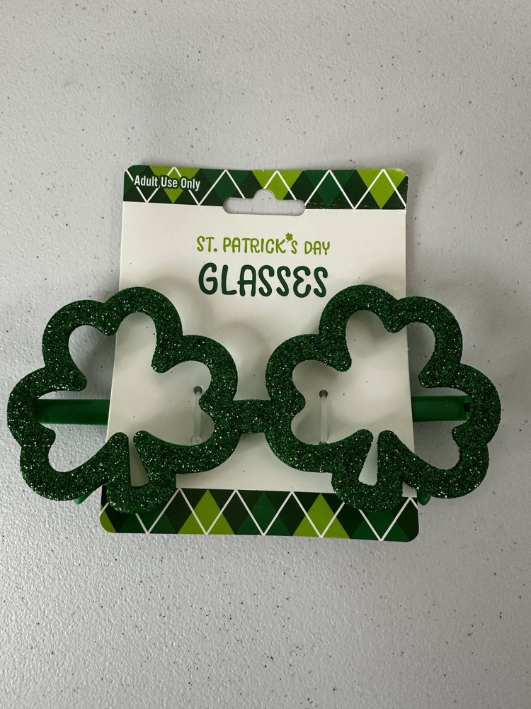 St Patrick’s Day glitter Glasses Shamrock Shaped Adult sized new with tags