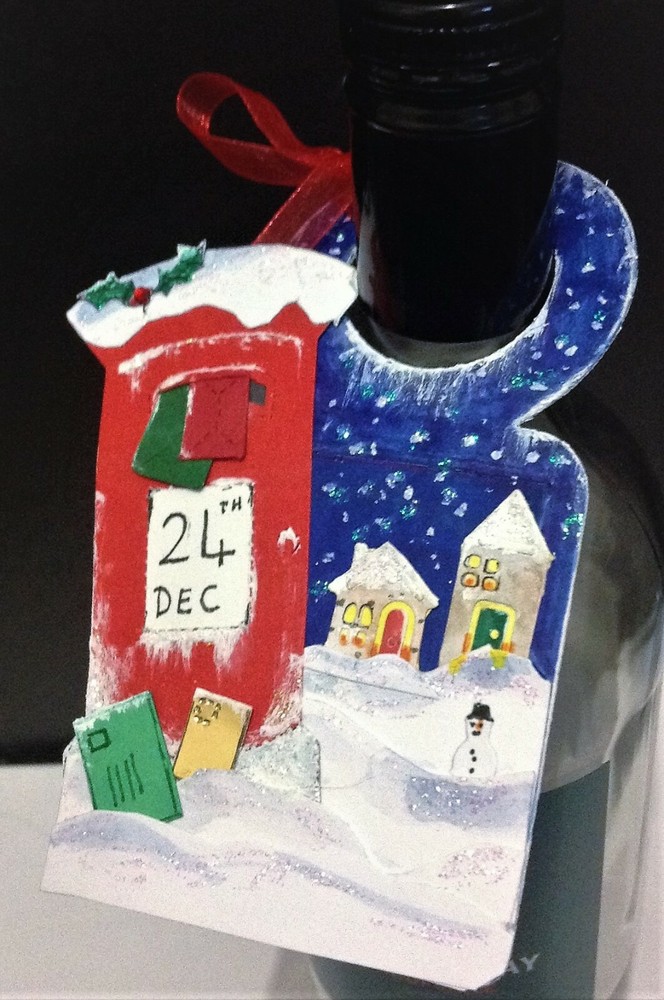 Snowy Postbox Christmas bottle tag – single/set of 3