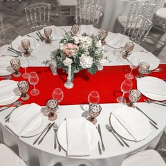 12-Pack 12×108″ Satin Table Runner & 84″ Round Plastic Tablecloths Set Red/White
