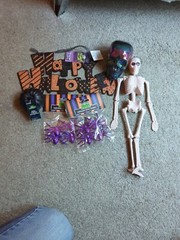 Halloween Bundle Decorations Plaque, Spiders, Skull & Skeleton Pumpkin.