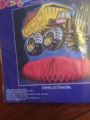 Vintage ‘TONKA’ Designware Honeycomb Centerpiece Party Decor (1998, Hasbro) A9