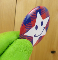 Patriotic Happy Face Star Mini Pin Plaid Checkered Novelty Party Metal Round 14+