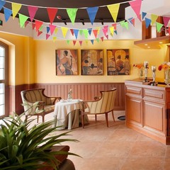 1050ft/320M Multicoloured Bunting Banner 600Pcs for Indoor Outdoor New Boxed
