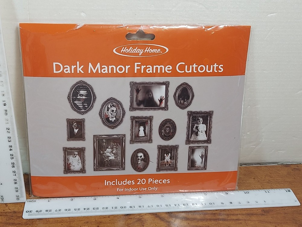 DARK MANOR 20 pieces Wall Frame Cutouts Halloween Party Ghosts Haunted House
