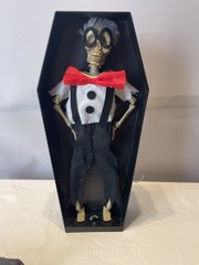 Halloween Dancing Skeleton Decoration – Halloween Magic – 2015 – ALDI