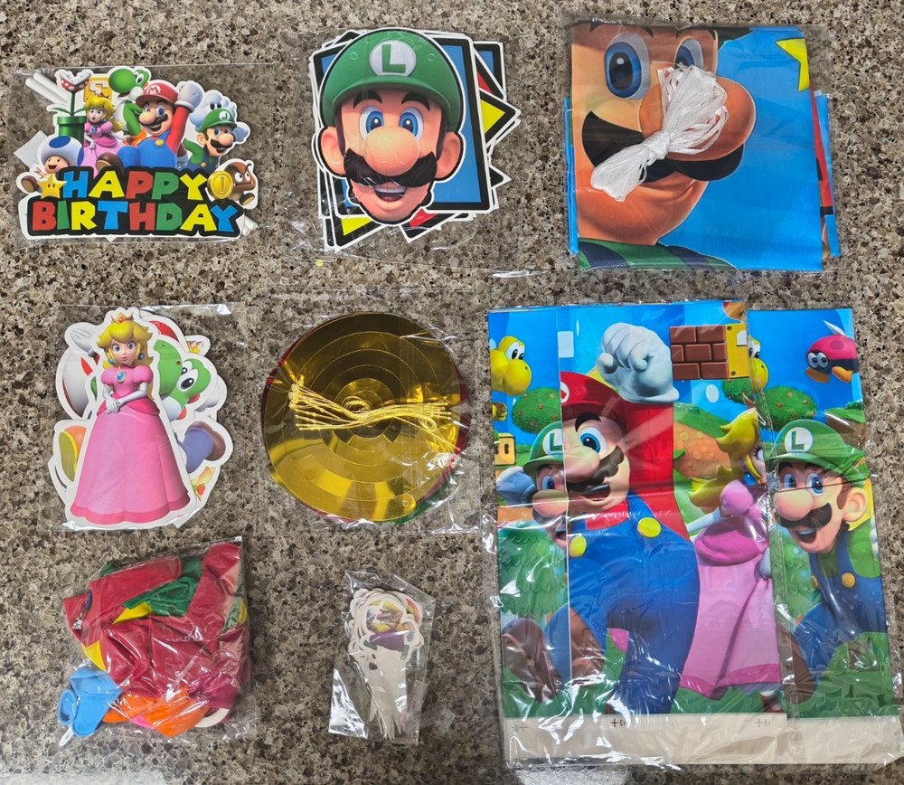 Super Mario Bros. Birthday Party Decoration Set Balloons Photo Backdrop Toppers