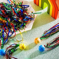 30 Pcs Mardi Gras Parade Throws Bulk Carnival Bouncy Balls Piñata Fillers Goo…