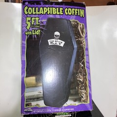 Fun World R.I.P. Collapsible Coffin 5 ft Instantly assembles￼ Decoration Prop