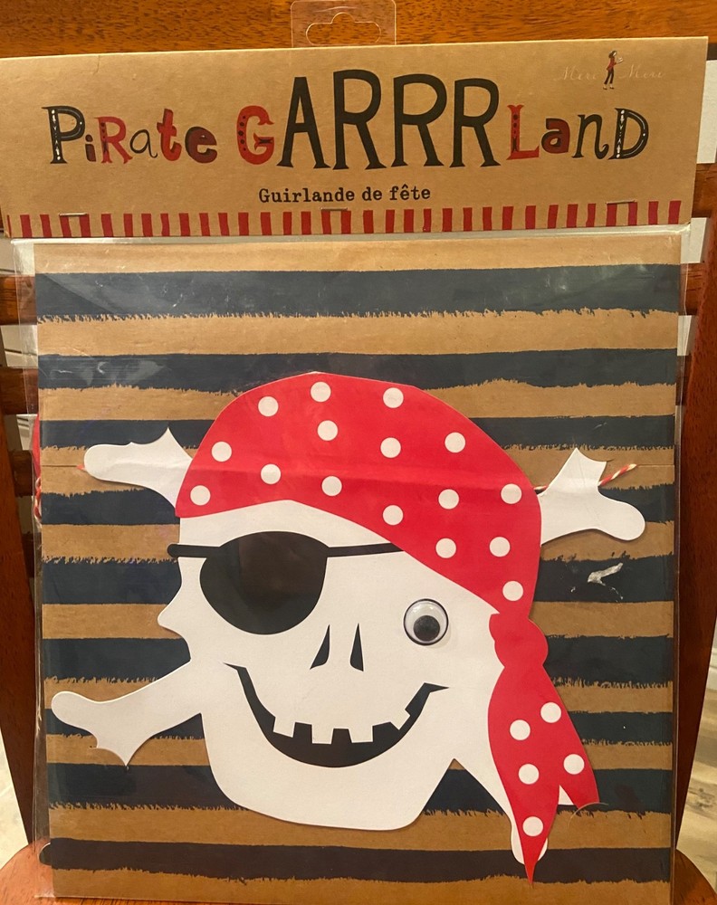 Pirate Garrrland Garland 8 foot-10 Large Pennants 2012