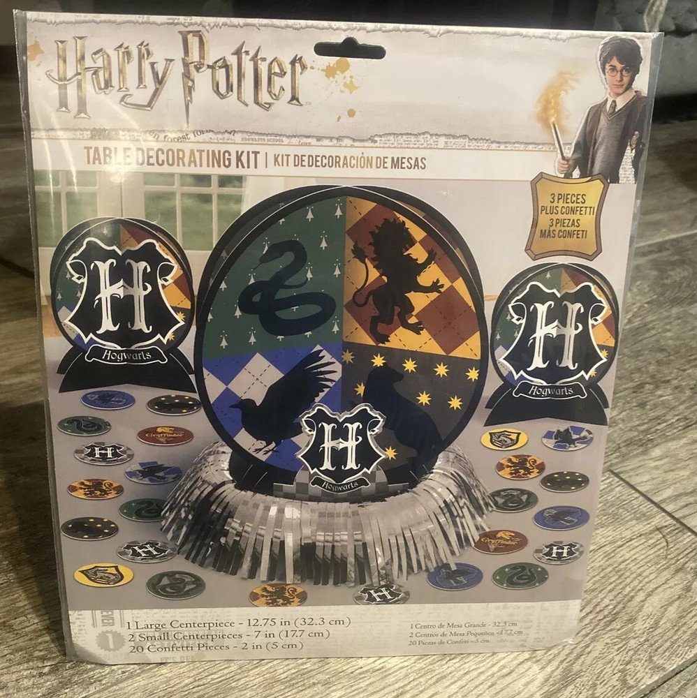 Harry Potter™ Table Decorating 1 Lg And 2 Small Centerpieces 20 Piece Confetti