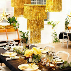 1920s Gold Party Decorations – 6 Pcs Fringe Chandelier & Garland Set