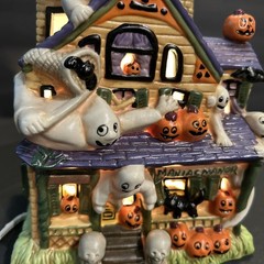 Halloween Lighted House Porcelain Mania Manor Pumpkin Time Great Condition