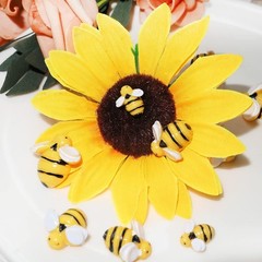Small Plastic Craft Bees, 50 Pcs Cute Bumblebee Decorations for Parties & Crafts