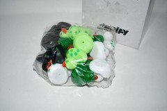 Jerify 24 Set St. Patrick’s Day Rubber Ducks with Gift Cards, 2″ Shamrock Rubber