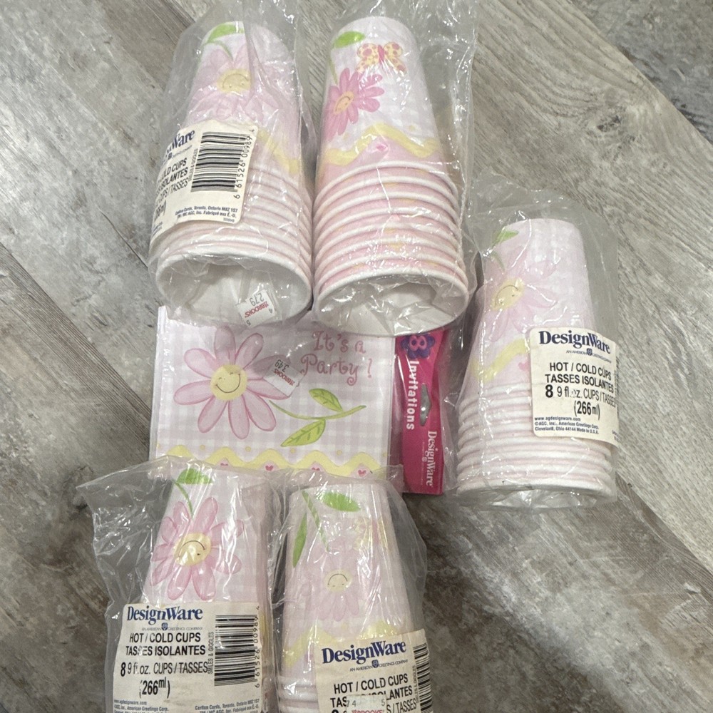 Vintage DesignWare Daisy Party Supplies Cups & Invitations Lot NOS
