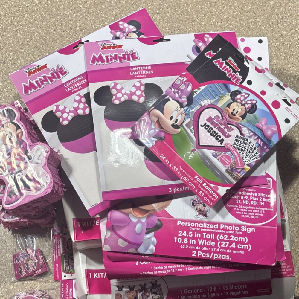 Minnie mouse sixth birthday party decorations
