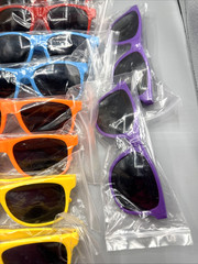 12Pc Straw Hats and Sunglasses Party Supplies