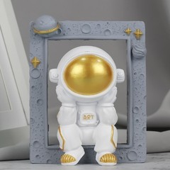 Astronaut Ornament Nature Resin Cute Multifunctional Astronaut Figurine Ornament