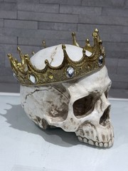 Crooked Crown Royalty Skull Skeleton Head Horror Halloween Ornament Decoration