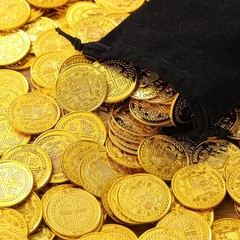 200 Pcs Fake Pirate Gold Coins – Plastic Treasure Coins for Halloween Party, Gas