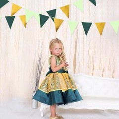 32Ft Dark Green and Gold Decorations Olive