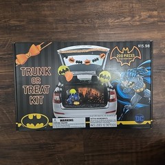 DC Batman Halloween Trunk Or Treat Party Decor Kit – 200 Pcs (New)