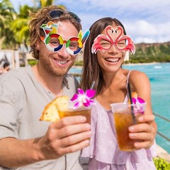 32-Pack Luau Paper Glasses – Tropical Pool Party and Beach Photo Booth Props