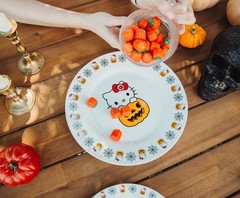 Hello Kitty Sanrio Pumpkin Boo 11-Inch Large Ceramic Dinner Large, Orange