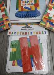 BUILDING BLOCK HAPPY BIRTHDAY PARTY KIT 7′ BANNER ,NAPKINS , 10″CENTER PIECE