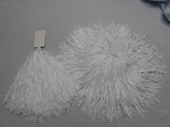 2 Pom Poms White 10″ Streamers with Flat White-Plastic Handles