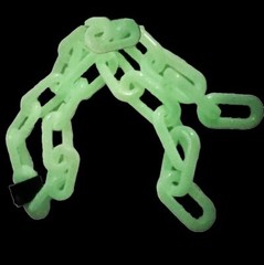 40-in GLOW-in-Dark PLASTIC CHAIN Safety Halloween Haunted House Prop Decorations