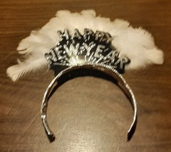 5 Happy New Year Headband Fearther Swing Tiaras White And Black Feathers
