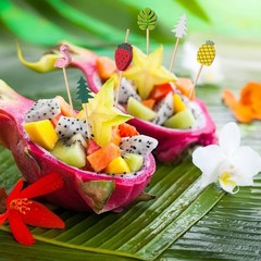 160 pcs Cocktail Decor Set Drink Umbrellas Fruit Picks Bamboo Sticks Summer P…